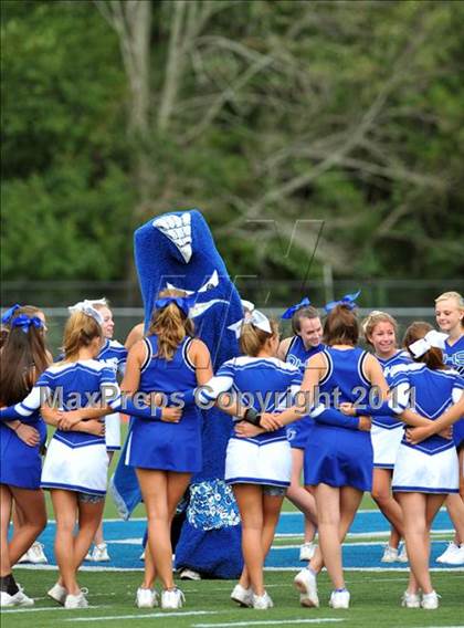Thumbnail 1 in Ludlowe @ Darien photogallery.