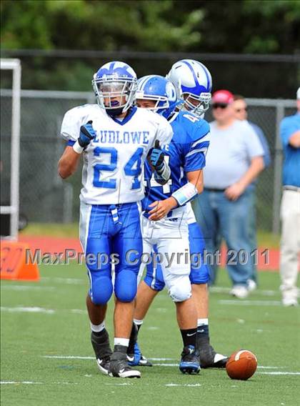 Thumbnail 2 in Ludlowe @ Darien photogallery.