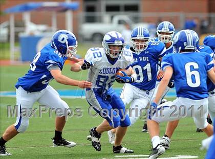 Thumbnail 3 in Ludlowe @ Darien photogallery.