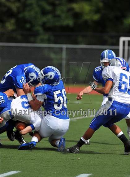 Thumbnail 1 in Ludlowe @ Darien photogallery.