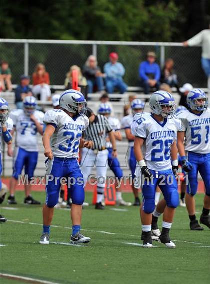 Thumbnail 1 in Ludlowe @ Darien photogallery.