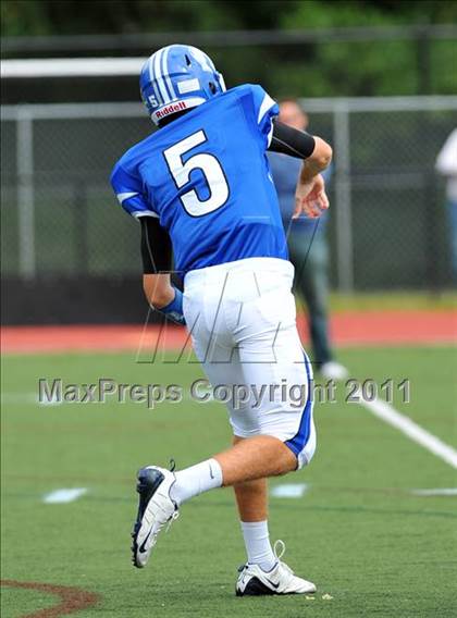 Thumbnail 1 in Ludlowe @ Darien photogallery.