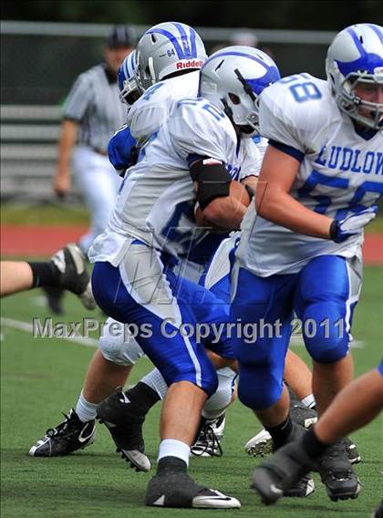 Thumbnail 1 in Ludlowe @ Darien photogallery.