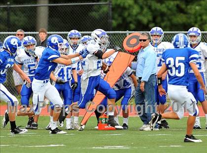 Thumbnail 2 in Ludlowe @ Darien photogallery.