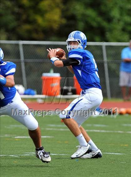 Thumbnail 2 in Ludlowe @ Darien photogallery.