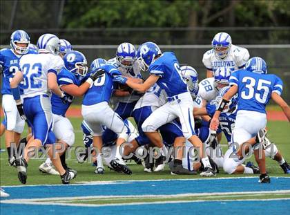 Thumbnail 3 in Ludlowe @ Darien photogallery.