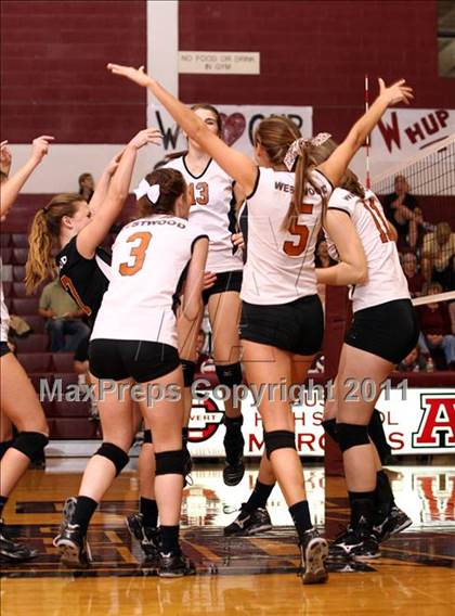 Thumbnail 3 in Austin High vs Round Rock Westwood photogallery.