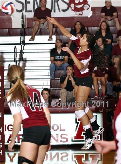 Thumbnail 2 in Austin High vs Round Rock Westwood photogallery.