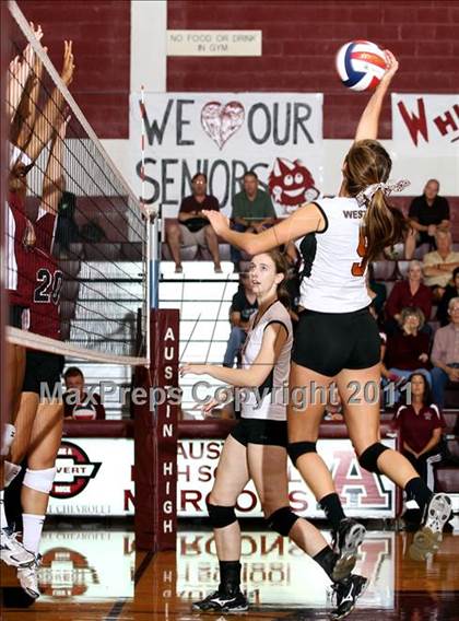 Thumbnail 2 in Austin High vs Round Rock Westwood photogallery.