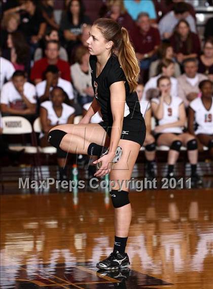 Thumbnail 3 in Austin High vs Round Rock Westwood photogallery.