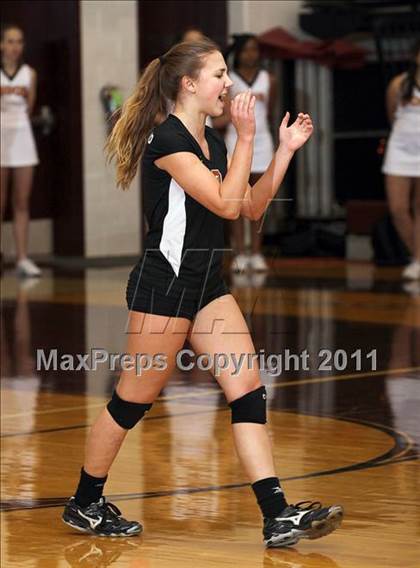 Thumbnail 1 in Austin High vs Round Rock Westwood photogallery.
