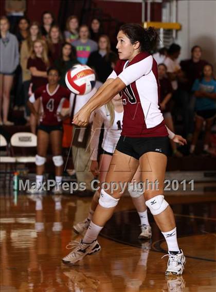 Thumbnail 1 in Austin High vs Round Rock Westwood photogallery.