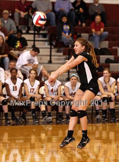 Thumbnail 3 in Austin High vs Round Rock Westwood photogallery.