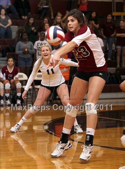 Thumbnail 2 in Austin High vs Round Rock Westwood photogallery.