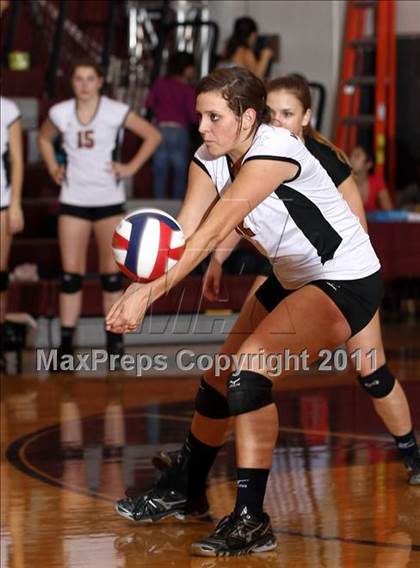 Thumbnail 2 in Austin High vs Round Rock Westwood photogallery.