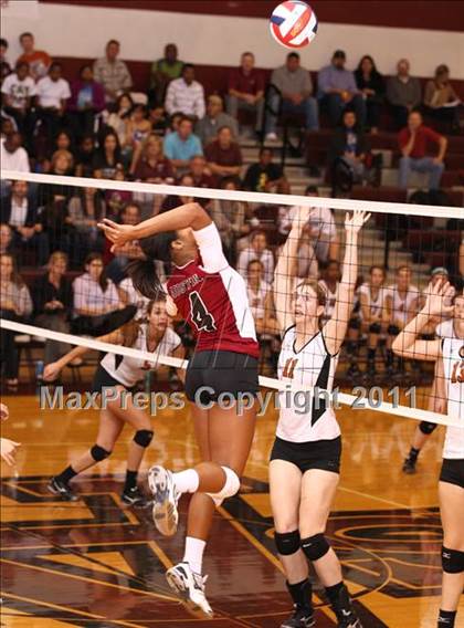 Thumbnail 2 in Austin High vs Round Rock Westwood photogallery.