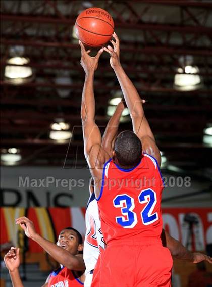Thumbnail 2 in Duncanville vs. Alief Taylor (McDonald’s Texas Invitational) photogallery.