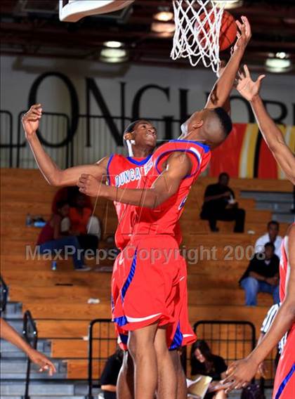 Thumbnail 2 in Duncanville vs. Alief Taylor (McDonald’s Texas Invitational) photogallery.