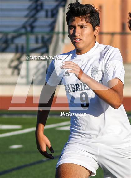 Thumbnail 1 in Gabrielino vs Monrovia photogallery.