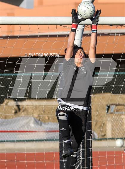 Thumbnail 2 in Gabrielino vs Monrovia photogallery.