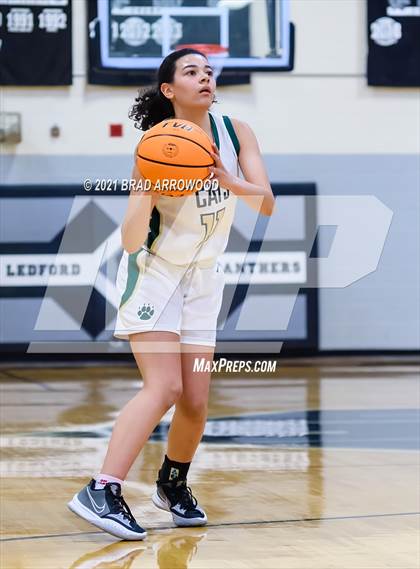 Thumbnail 3 in Eastern Randolph vs Oak Grove (Davidson-Randolph Christmas Classic) photogallery.