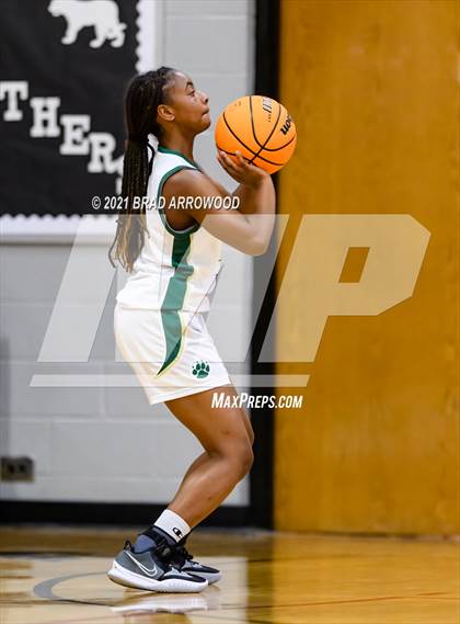 Thumbnail 2 in Eastern Randolph vs Oak Grove (Davidson-Randolph Christmas Classic) photogallery.