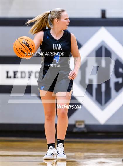 Thumbnail 1 in Eastern Randolph vs Oak Grove (Davidson-Randolph Christmas Classic) photogallery.