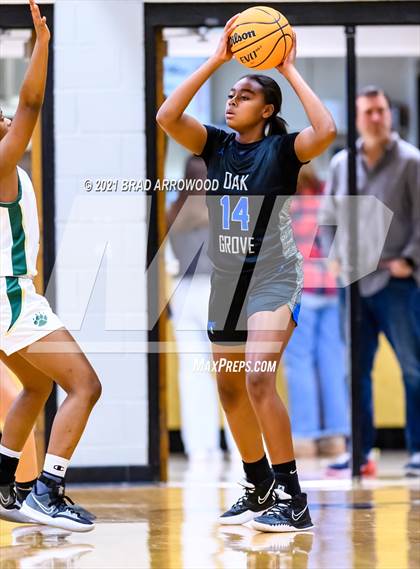 Thumbnail 2 in Eastern Randolph vs Oak Grove (Davidson-Randolph Christmas Classic) photogallery.