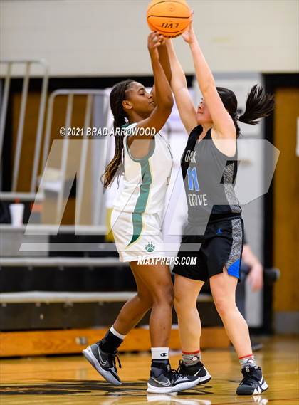 Thumbnail 3 in Eastern Randolph vs Oak Grove (Davidson-Randolph Christmas Classic) photogallery.