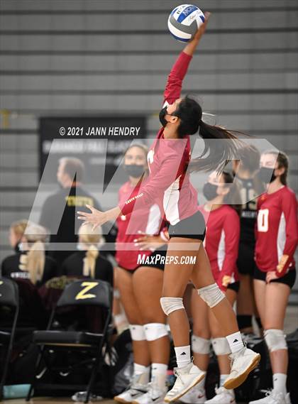 Thumbnail 1 in Sierra Canyon vs. Torrey Pines (Durango Fall Classic) photogallery.