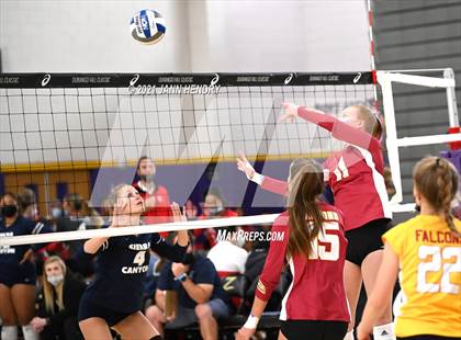 Thumbnail 3 in Sierra Canyon vs. Torrey Pines (Durango Fall Classic) photogallery.