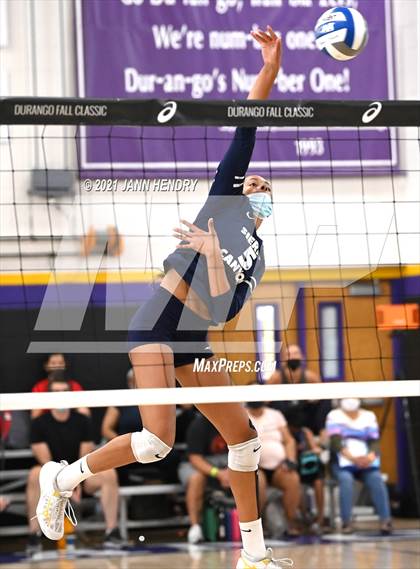 Thumbnail 2 in Sierra Canyon vs. Torrey Pines (Durango Fall Classic) photogallery.