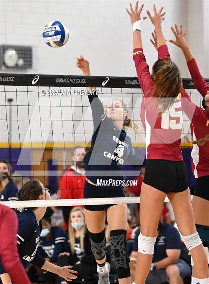 Thumbnail 1 in Sierra Canyon vs. Torrey Pines (Durango Fall Classic) photogallery.