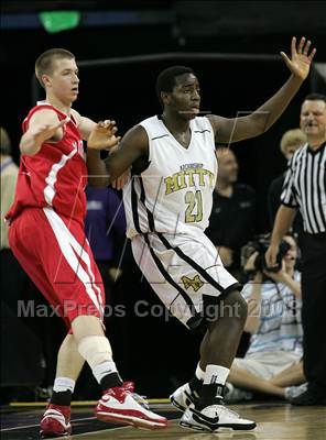Thumbnail 2 in Mater Dei vs. Archbishop Mitty (CIF State D2 Final) photogallery.