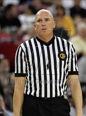 Thumbnail 2 in Mater Dei vs. Archbishop Mitty (CIF State D2 Final) photogallery.