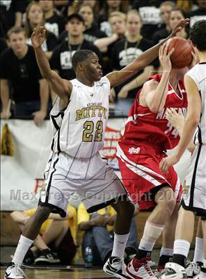 Thumbnail 1 in Mater Dei vs. Archbishop Mitty (CIF State D2 Final) photogallery.