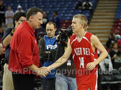 Thumbnail 2 in Mater Dei vs. Archbishop Mitty (CIF State D2 Final) photogallery.