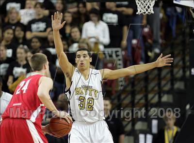 Thumbnail 2 in Mater Dei vs. Archbishop Mitty (CIF State D2 Final) photogallery.