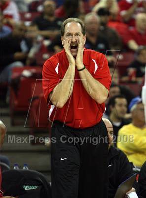 Thumbnail 3 in Mater Dei vs. Archbishop Mitty (CIF State D2 Final) photogallery.