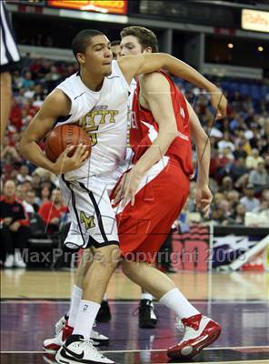 Thumbnail 3 in Mater Dei vs. Archbishop Mitty (CIF State D2 Final) photogallery.