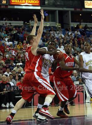 Thumbnail 1 in Mater Dei vs. Archbishop Mitty (CIF State D2 Final) photogallery.