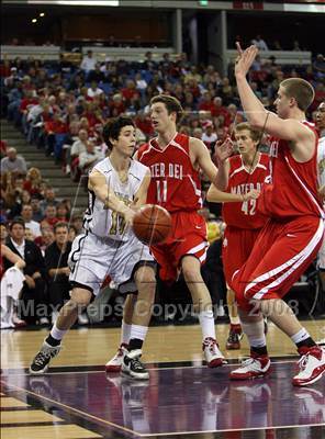 Thumbnail 2 in Mater Dei vs. Archbishop Mitty (CIF State D2 Final) photogallery.