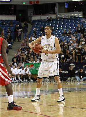 Thumbnail 3 in Mater Dei vs. Archbishop Mitty (CIF State D2 Final) photogallery.