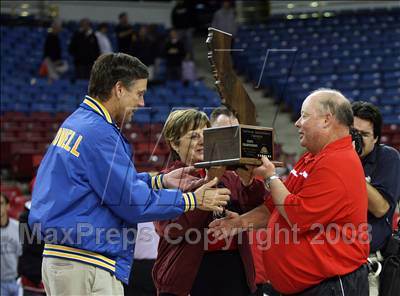 Thumbnail 2 in Mater Dei vs. Archbishop Mitty (CIF State D2 Final) photogallery.