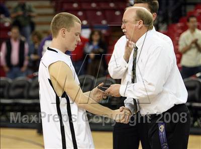 Thumbnail 2 in Mater Dei vs. Archbishop Mitty (CIF State D2 Final) photogallery.