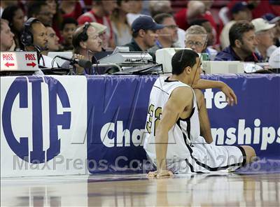 Thumbnail 2 in Mater Dei vs. Archbishop Mitty (CIF State D2 Final) photogallery.