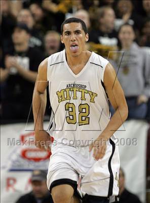 Thumbnail 2 in Mater Dei vs. Archbishop Mitty (CIF State D2 Final) photogallery.
