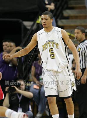 Thumbnail 2 in Mater Dei vs. Archbishop Mitty (CIF State D2 Final) photogallery.