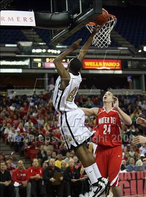 Thumbnail 1 in Mater Dei vs. Archbishop Mitty (CIF State D2 Final) photogallery.
