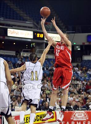 Thumbnail 1 in Mater Dei vs. Archbishop Mitty (CIF State D2 Final) photogallery.